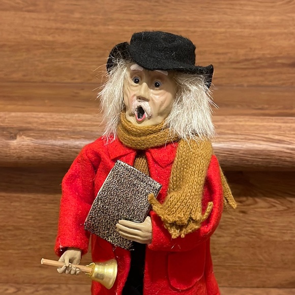 Vintage Byers Choice Christmas Carolers Couple Seniors Singer Figurines - Picture 15 of 16